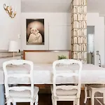 Spacious, Air Conditioner, Few Minutes To The Castle