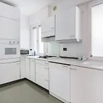 Spacious, Air Conditioner, Few Minutes To The Castle Appartamento Malcesine