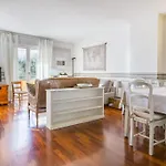 Appartamento Spacious, Air Conditioner, Few Minutes To The Castle *