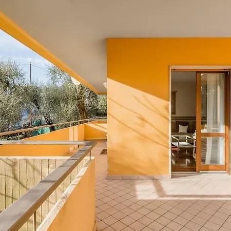 Spacious, Air Conditioner, Few Minutes To The Castle *