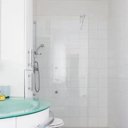 Spacious, Air Conditioner, Few Minutes To The Castle