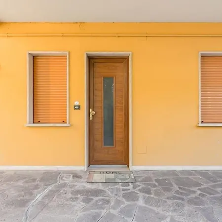 Spacious, Air Conditioner, Few Minutes To The Castle Appartamento *