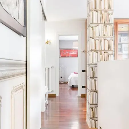 Spacious, Air Conditioner, Few Minutes To The Castle Apartment