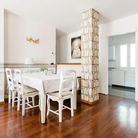 Spacious, Air Conditioner, Few Minutes To The Castle
