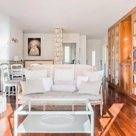 Appartamento Spacious, Air Conditioner, Few Minutes To The Castle *